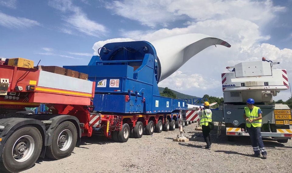 Hydraulic Modular Trailer for Transporting Wind Turbine Blade